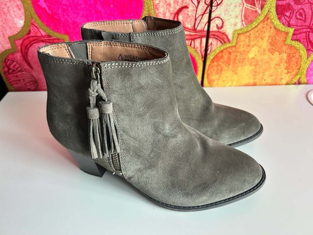 Vionic Weather Resistant Suede Boots (Size 8.5) Grey